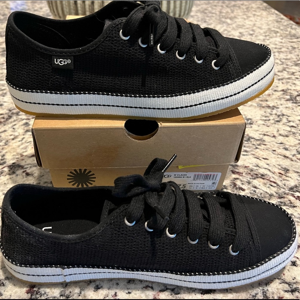 UGG Sneakers